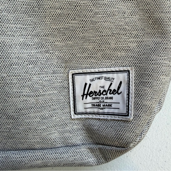 Herschel Settlement Hip Fanny Pack Bum Bag Crossbody Light Gray Crosshatch - Picture 3 of 9